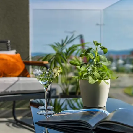 New Luxury Leonarda Apartment *