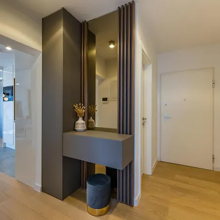 New Luxury Leonarda Apartment